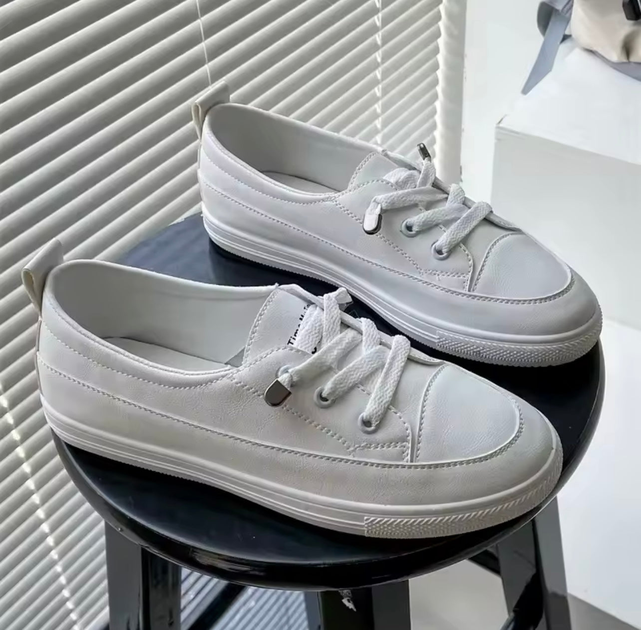 Sneaker Whitey